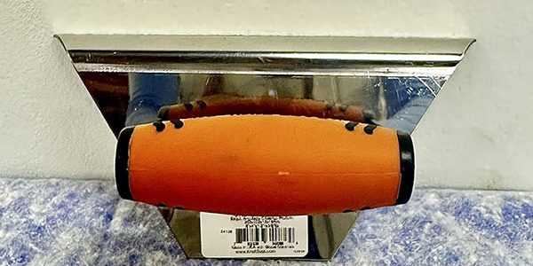 Kraft 1/2" R Stainless Steel Tapered Hand Edger 8" to 3" x 4" with ProForm Handle